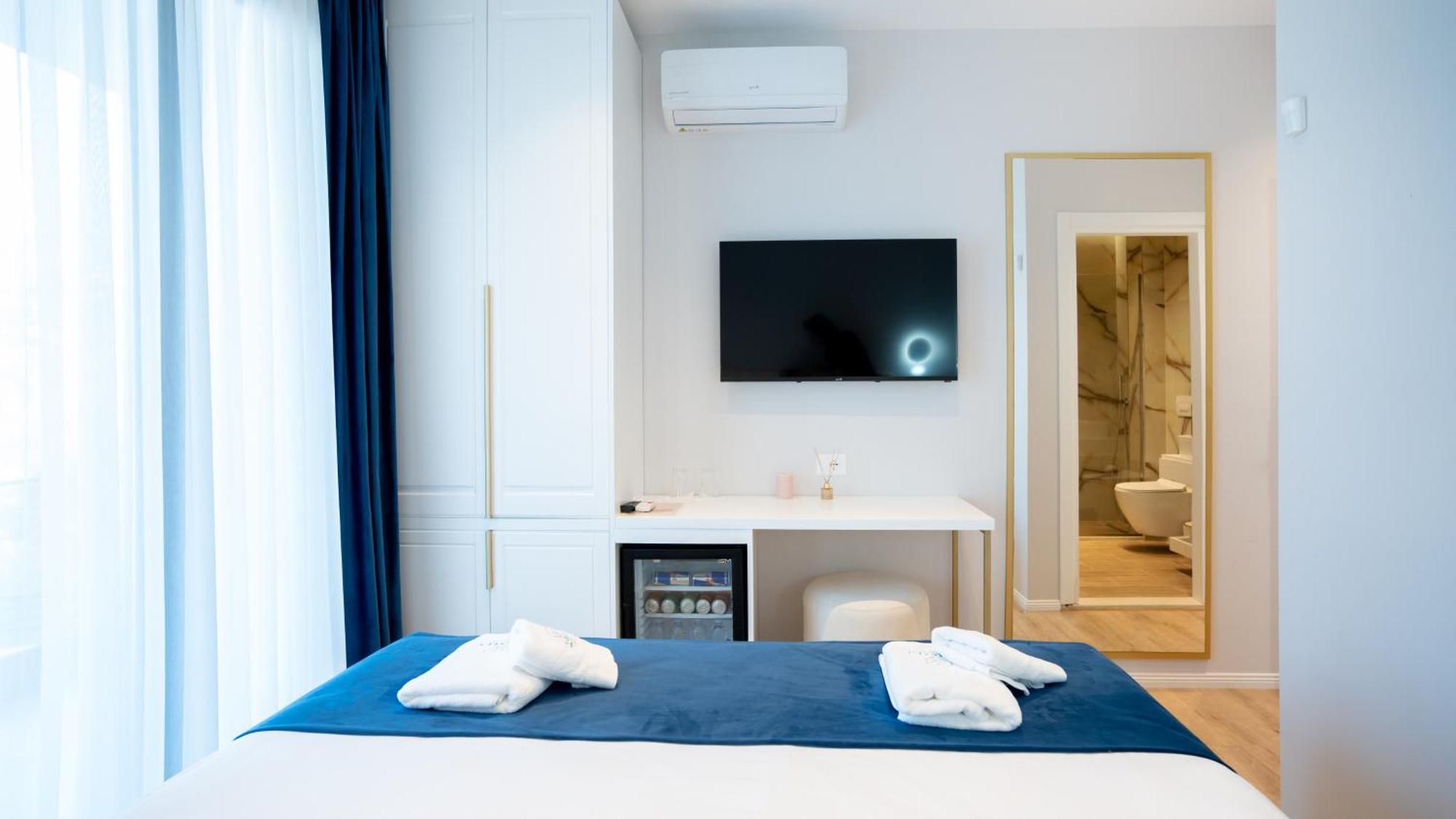 Sea Queen Luxury Hotel Radhimë Esterno foto