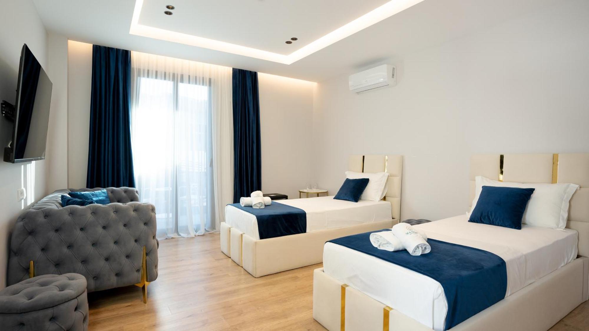 Sea Queen Luxury Hotel Radhimë Esterno foto