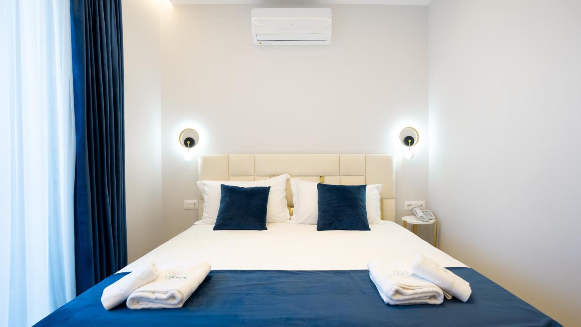 Sea Queen Luxury Hotel Radhimë Esterno foto