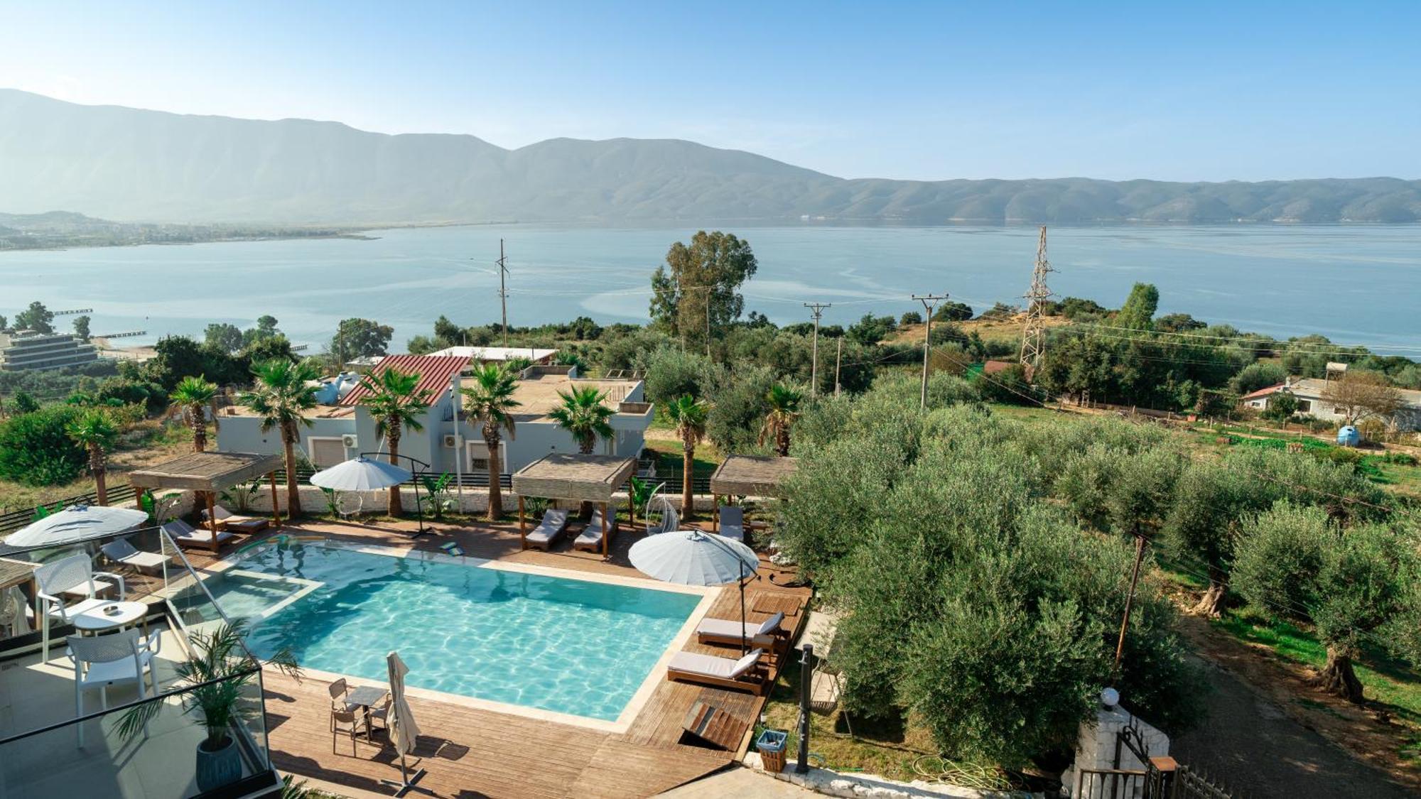 Sea Queen Luxury Hotel Radhimë Esterno foto