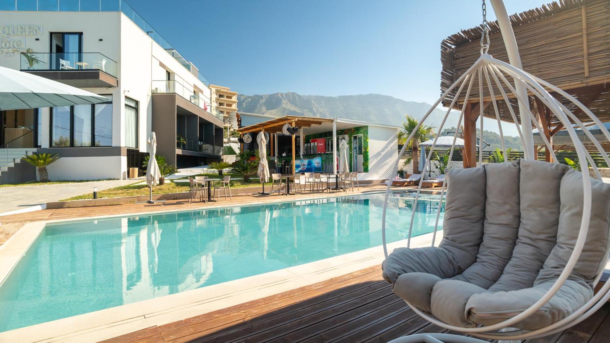 Sea Queen Luxury Hotel Radhimë Esterno foto